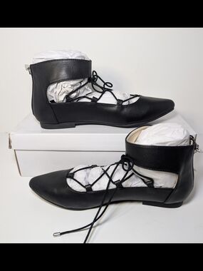 NEW 2 Lips Too Black Lace-Up Ballet Flats Size 6.5 NIB Ghillie Strappy Pointed